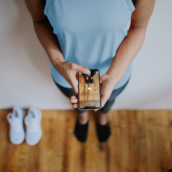 Smartphones have lost out to sports shoes, soft drinks, restaurants and television in terms of satisfaction of Americans 9 Smartphones have lost out to sports shoes, soft drinks, restaurants and television in terms of satisfaction of Americans